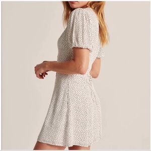Abercrombie & Fitch Puff Sleeve Button Down Dress